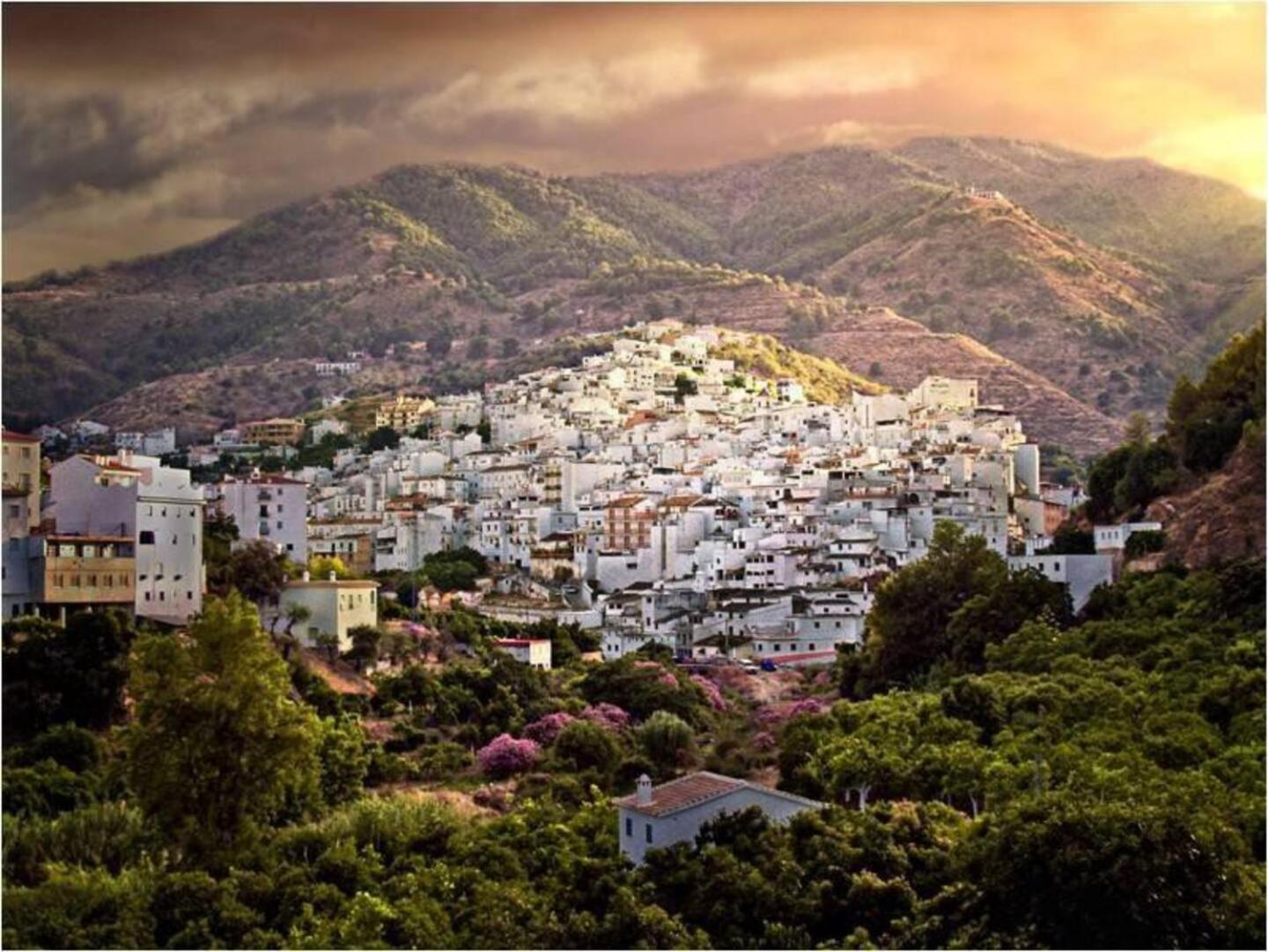 Heart Of The Pueblo, Tolox, Sierra De Nieves Holiday home *